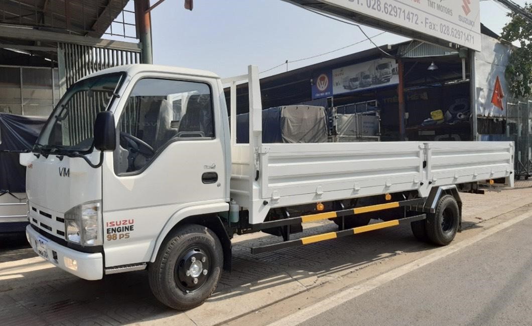Vận tải hàng hóa bằng xe tải thùng lửng