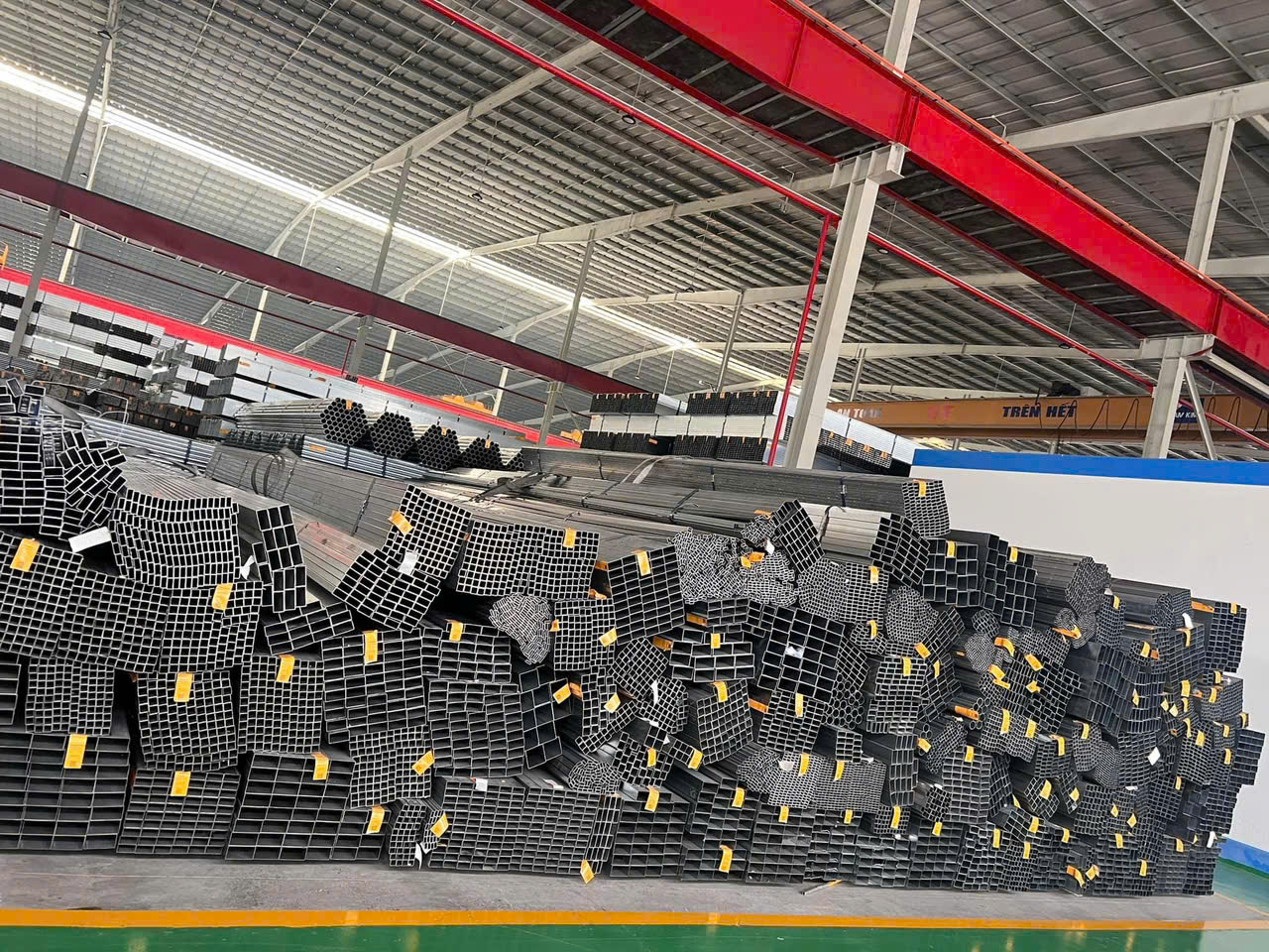 VLXD Duy Nam chuyên cung cấp sắt hộp loại 2 A1 Nam Kim giá rẻ