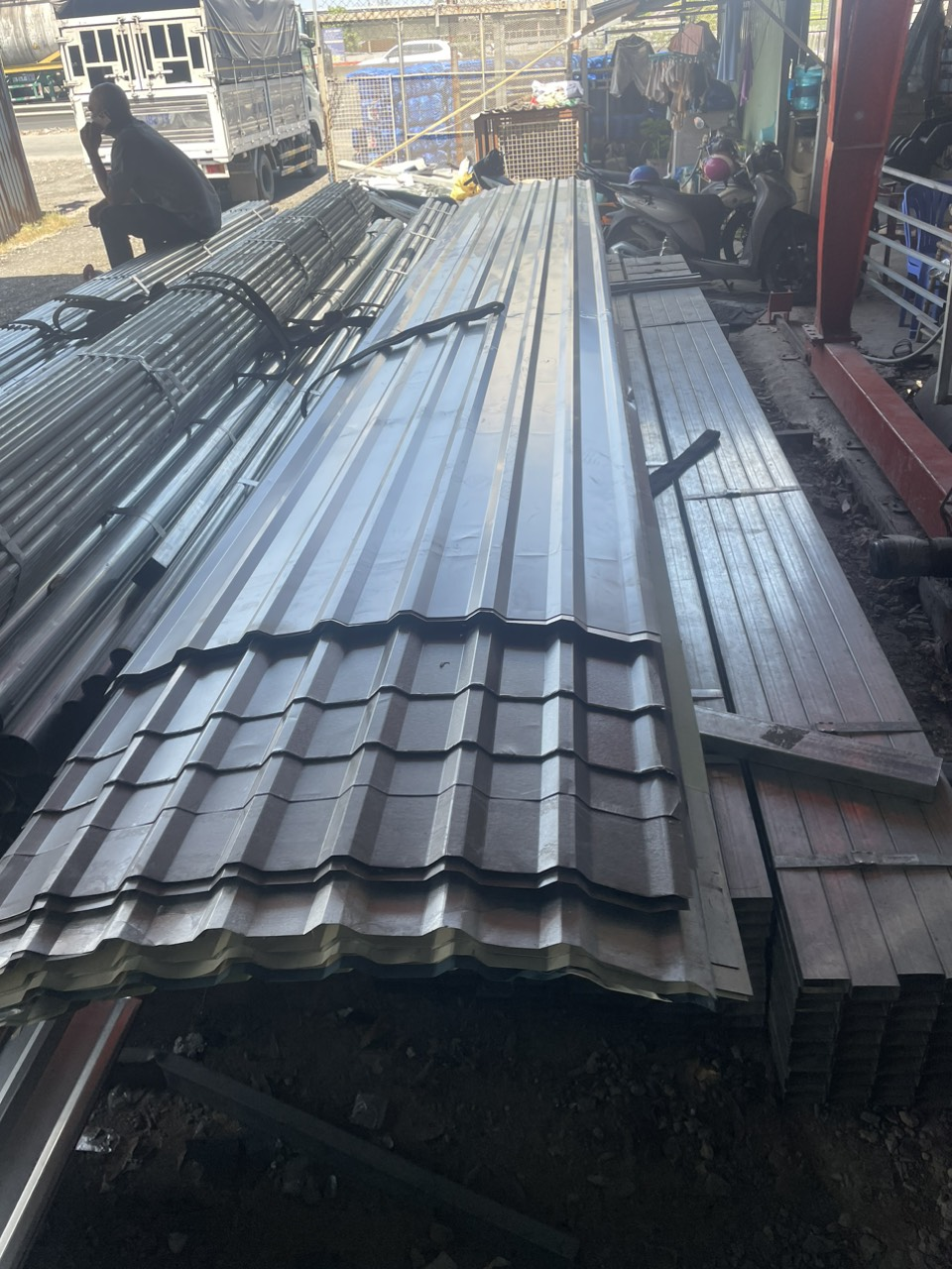 Tôn cũ giá rẻ tại VLXD Duy Nam