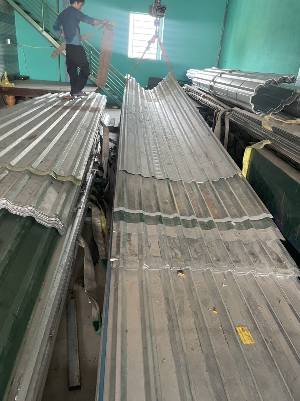 Đa dạng các sản phẩm tôn cũ cho khách hàng lựa chọn