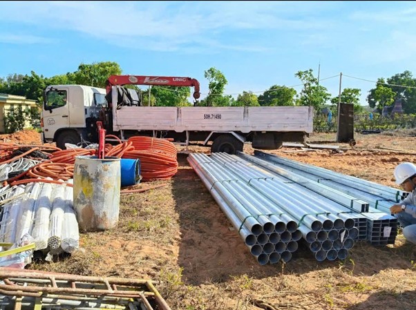 Nhu cầu tìm kiếm xe cẩu thuê vận chuyển, nâng hạ hàng hóa ngày càng cao