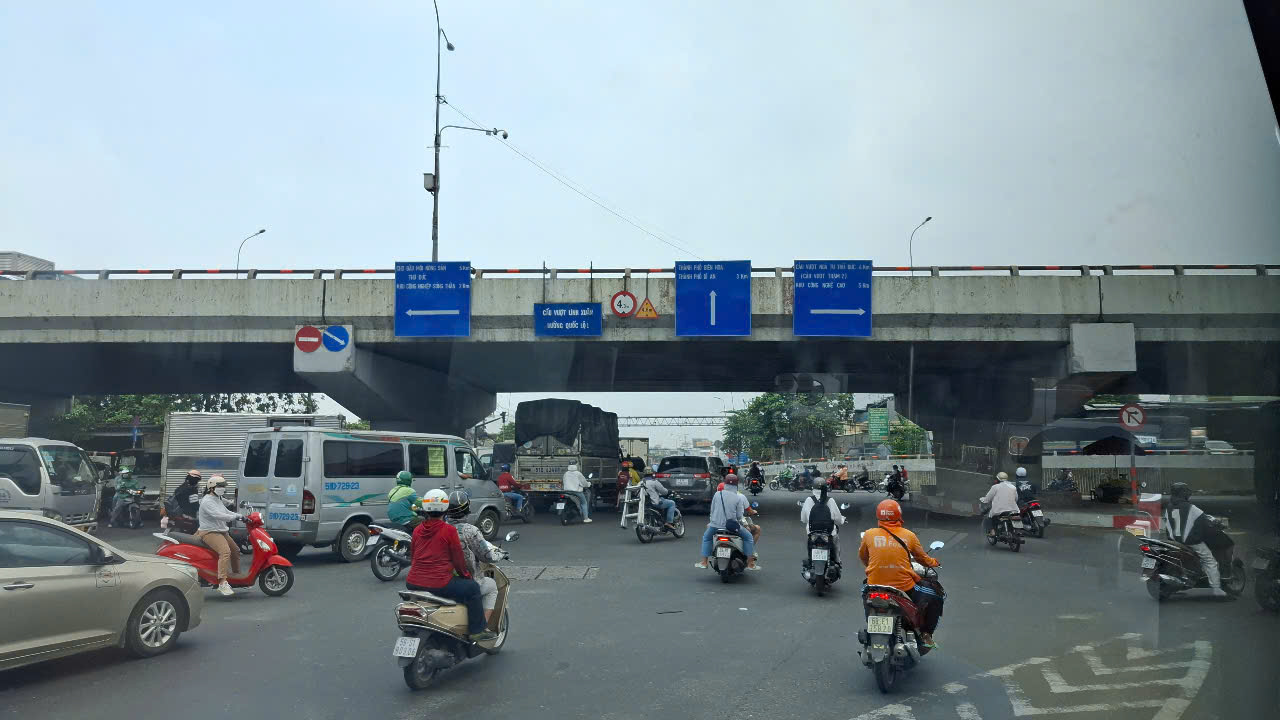 Cầu vượt Linh Xuân