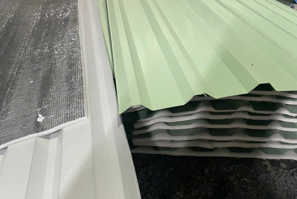 Tôn Cũ Cách Nhiệt Dán PE Thanh Lý Tại Đồng Nai – Giải Pháp Tiết Kiệm Chi Phí