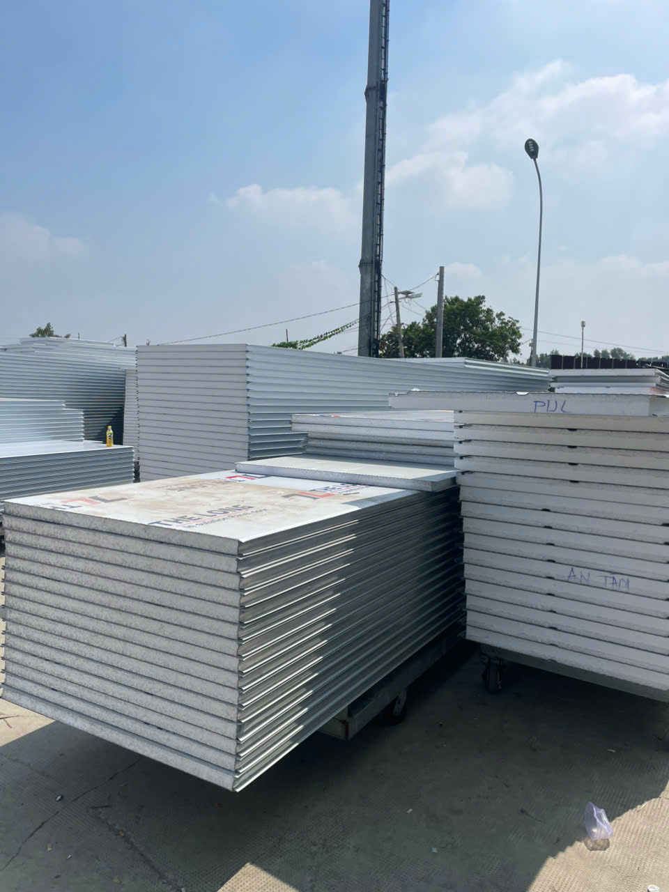 Báo Giá Vách Panel Ngăn Phòng Cách Nhiệt Mới Nhất